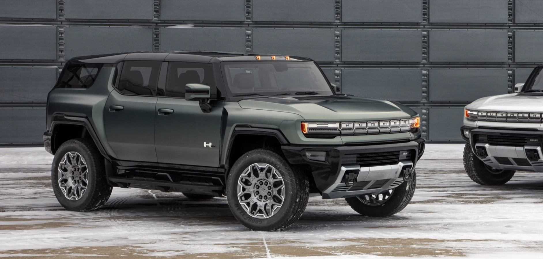 HUMMER EV SUV1