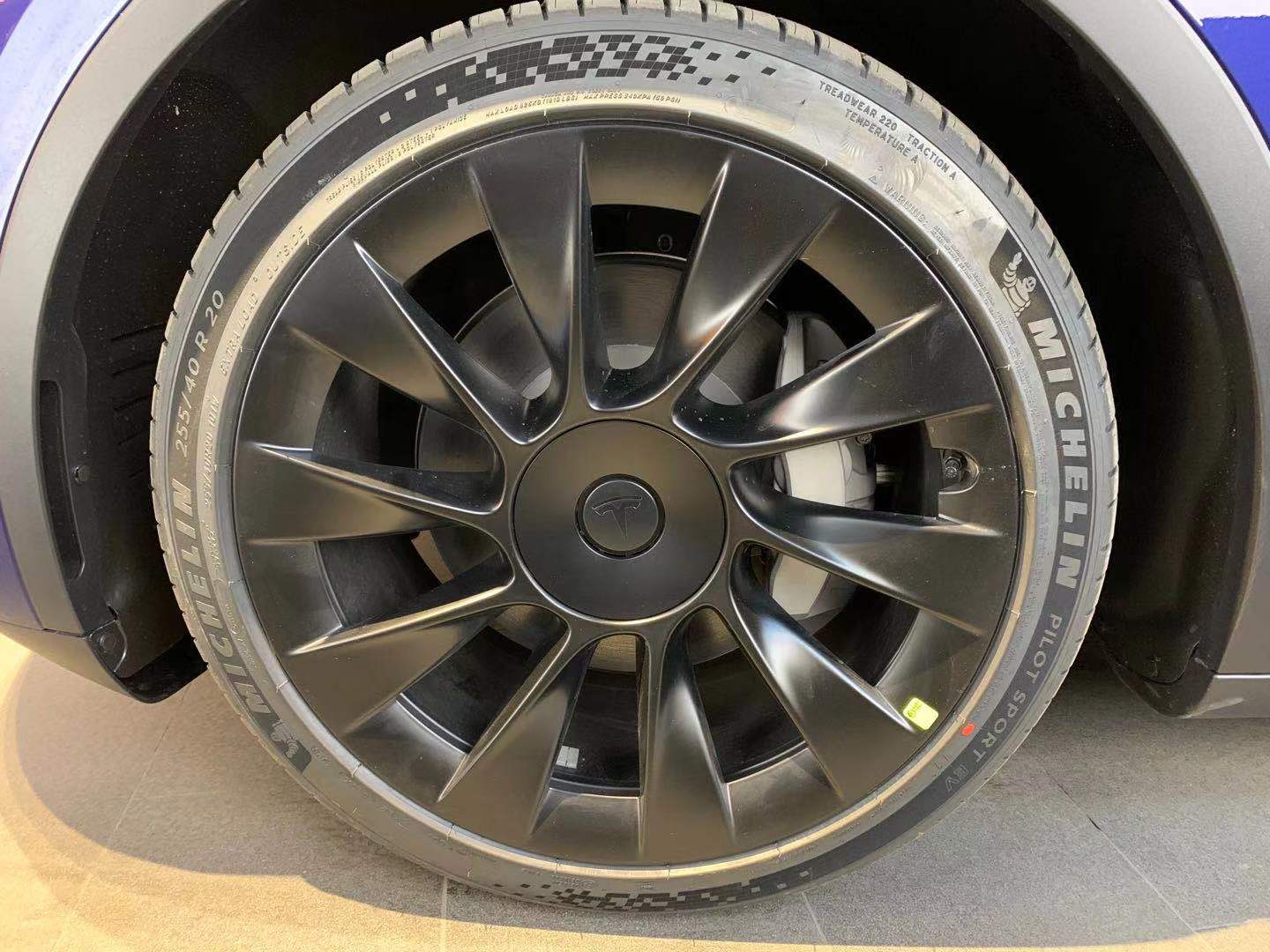 Optional 20-inch wheels