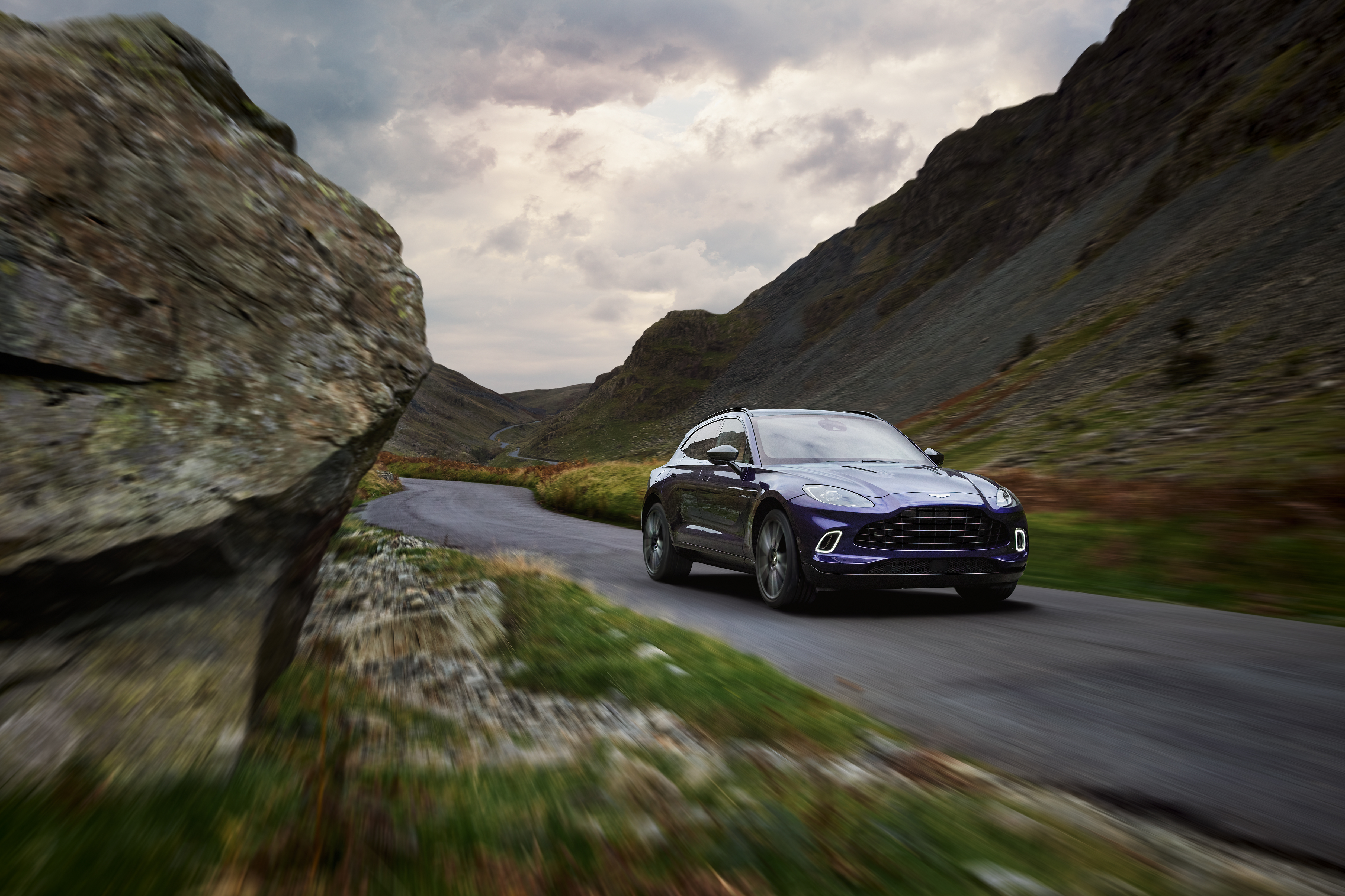 Aston Martin DBX Straight-Six Image