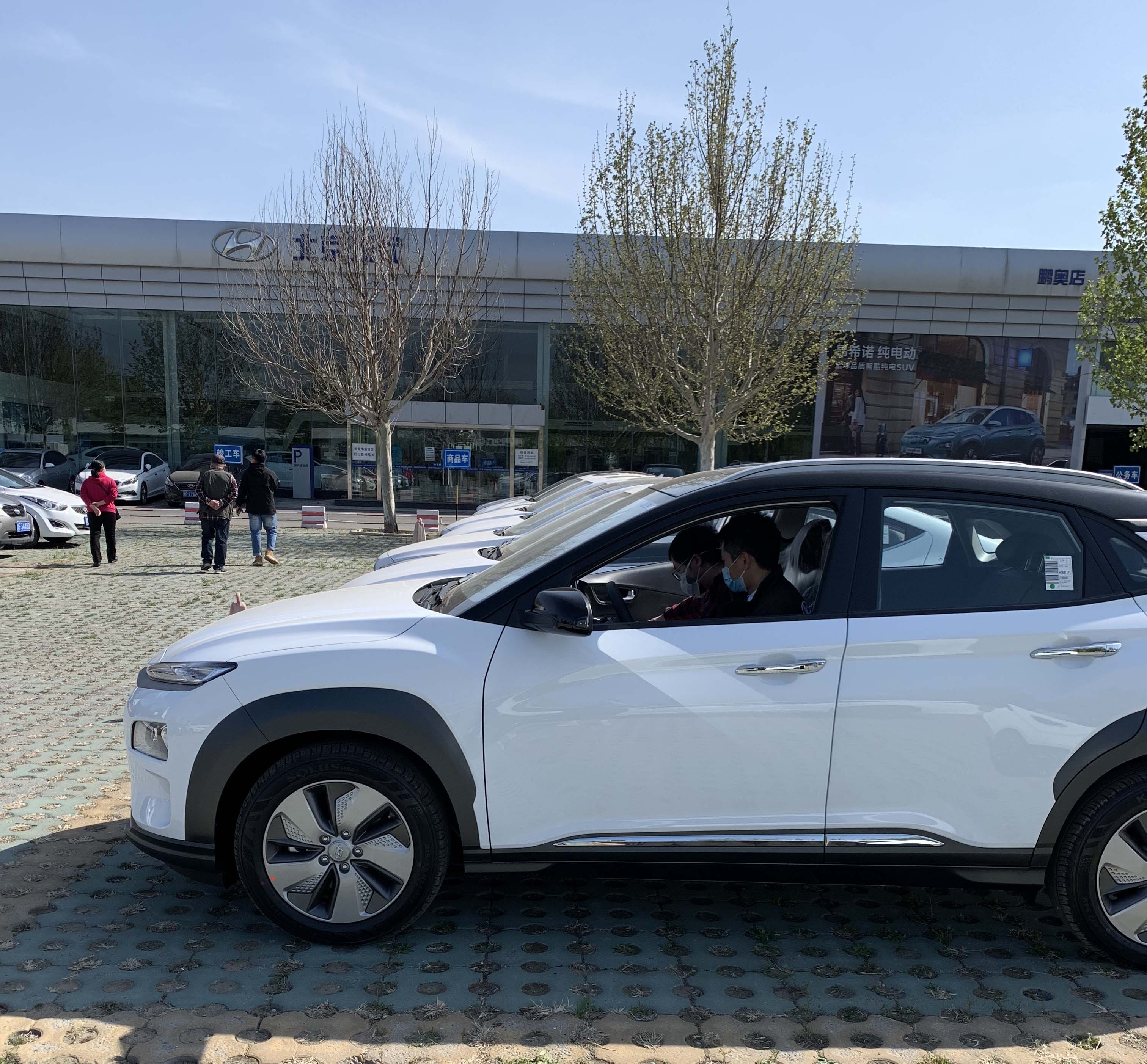 Ludazheng test-riding Hynix Nexo