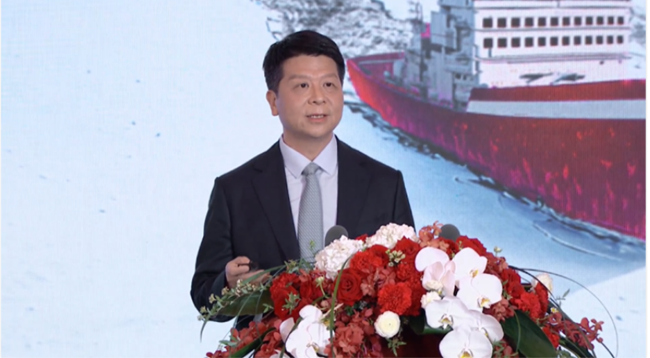 Huawei's rotating chairman Guo Ping reiterated that "Huawei will not make cars" at an annual report meeting on March 28