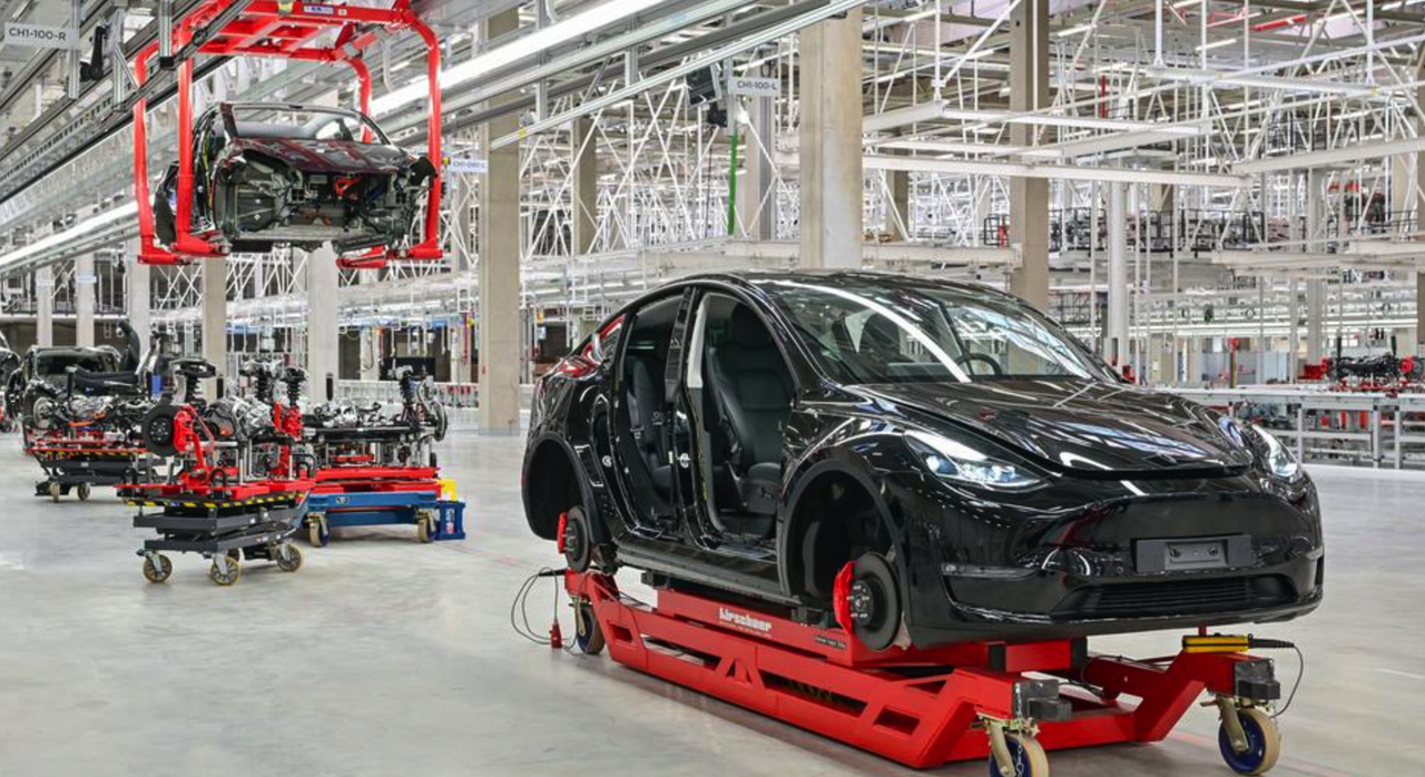 Tesla Berlin factory production line, currently, the main components are still imported from China.