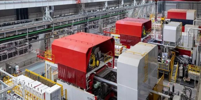 (6000T die-casting machine jointly developed by Tesla and IDRA)