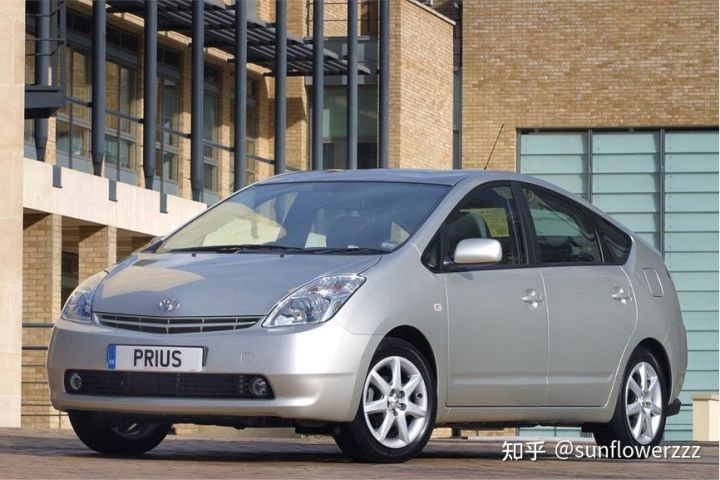   At the end of 2005, shortly after its debut, the second-generation Prius was introduced to the Chinese domestic market by Toyota.