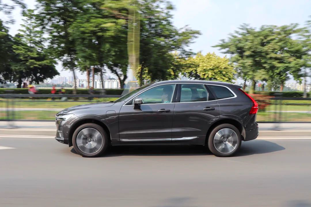 Volvo XC60 T8 engine