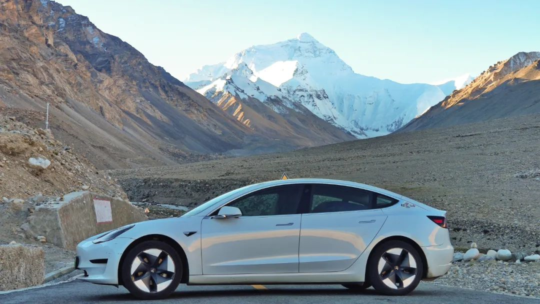 Tesla Model 3 Standard Range Plus, a solo driving adventure from Guangdong Foshan to Lhasa via the Sichuan-Tibet Highway, spanning 16 days and 5500 km.