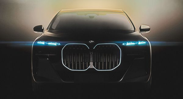 BMW i7 teaser, BMW and Mercedes-Benz are also very aggressive in electrification