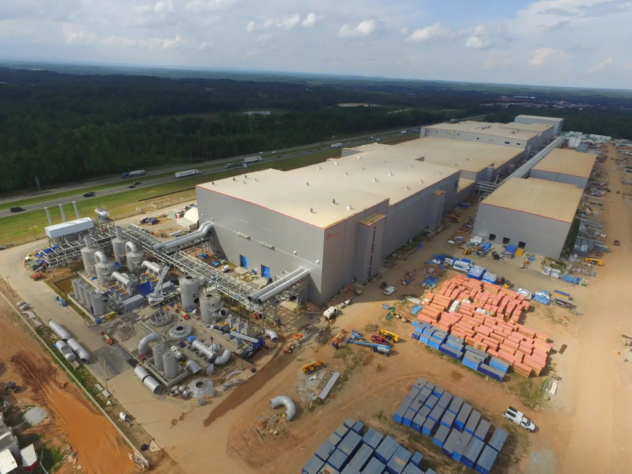 SK Innovation's battery factory under construction in the United States, and 13 new battery factories will be built in the United States in the next five years