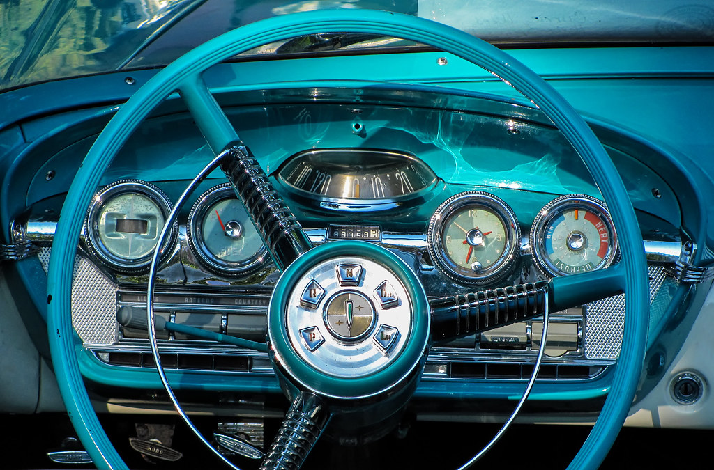 Ford Edsel, gearshift button on the center of the steering wheel