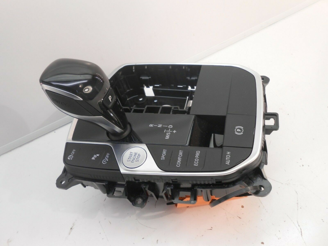 Integrated central control gear lever assembly of current 3 Series