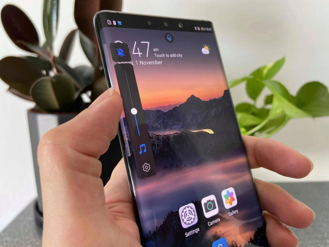 Huawei Mate 30 Pro volume control
Image source: sea.mashable