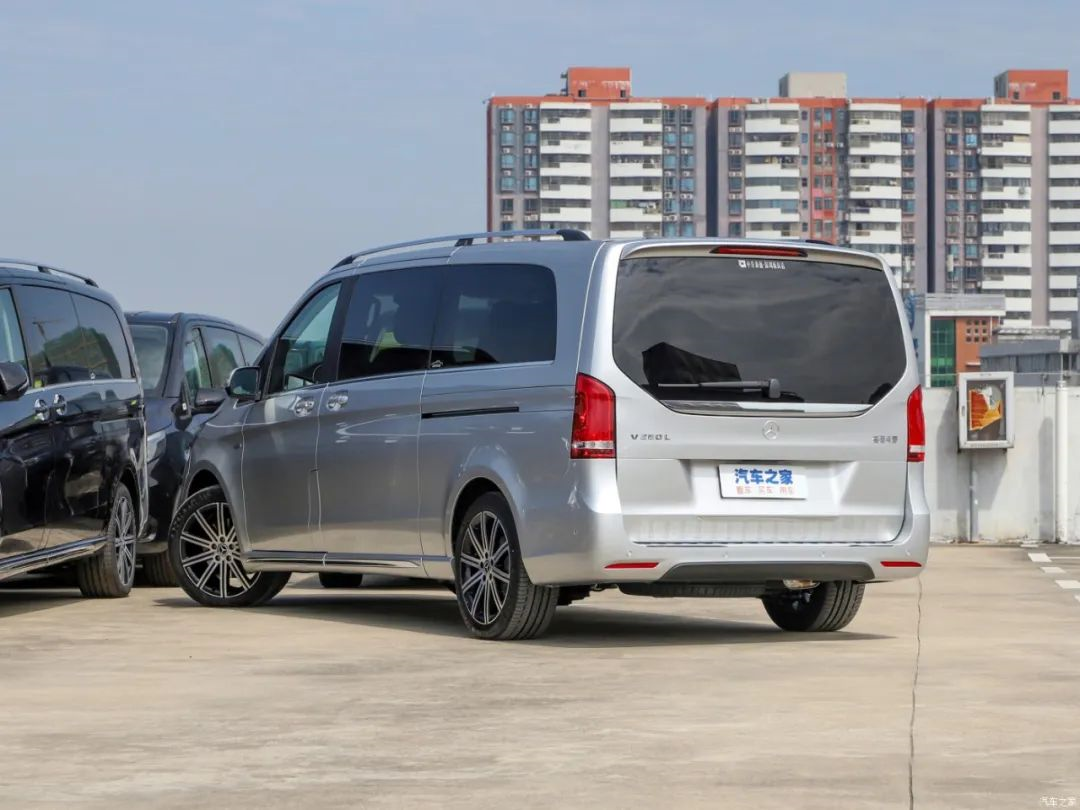 （Mercedes-Benz V260L, image from autohome.com.cn）