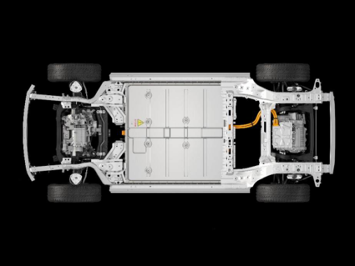 BRABUS version with front motor added (left)