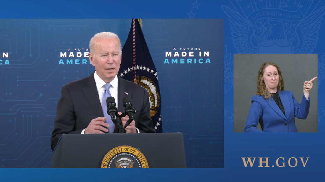 Biden finally learned to say the word "Tesla".