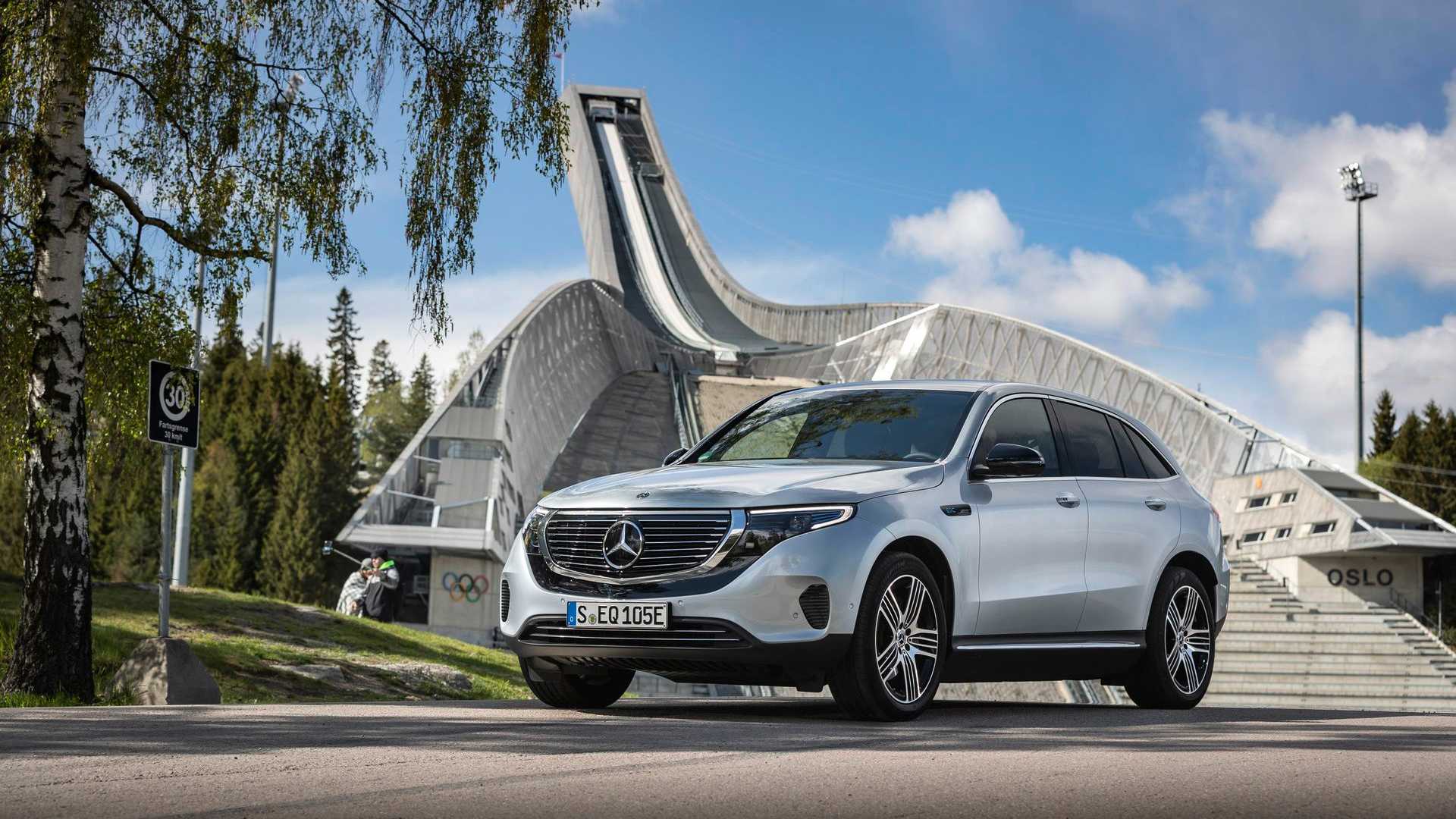 Daimler shareholders described Mercedes-Benz EQC as a vehicle that is too expensive and too boring.