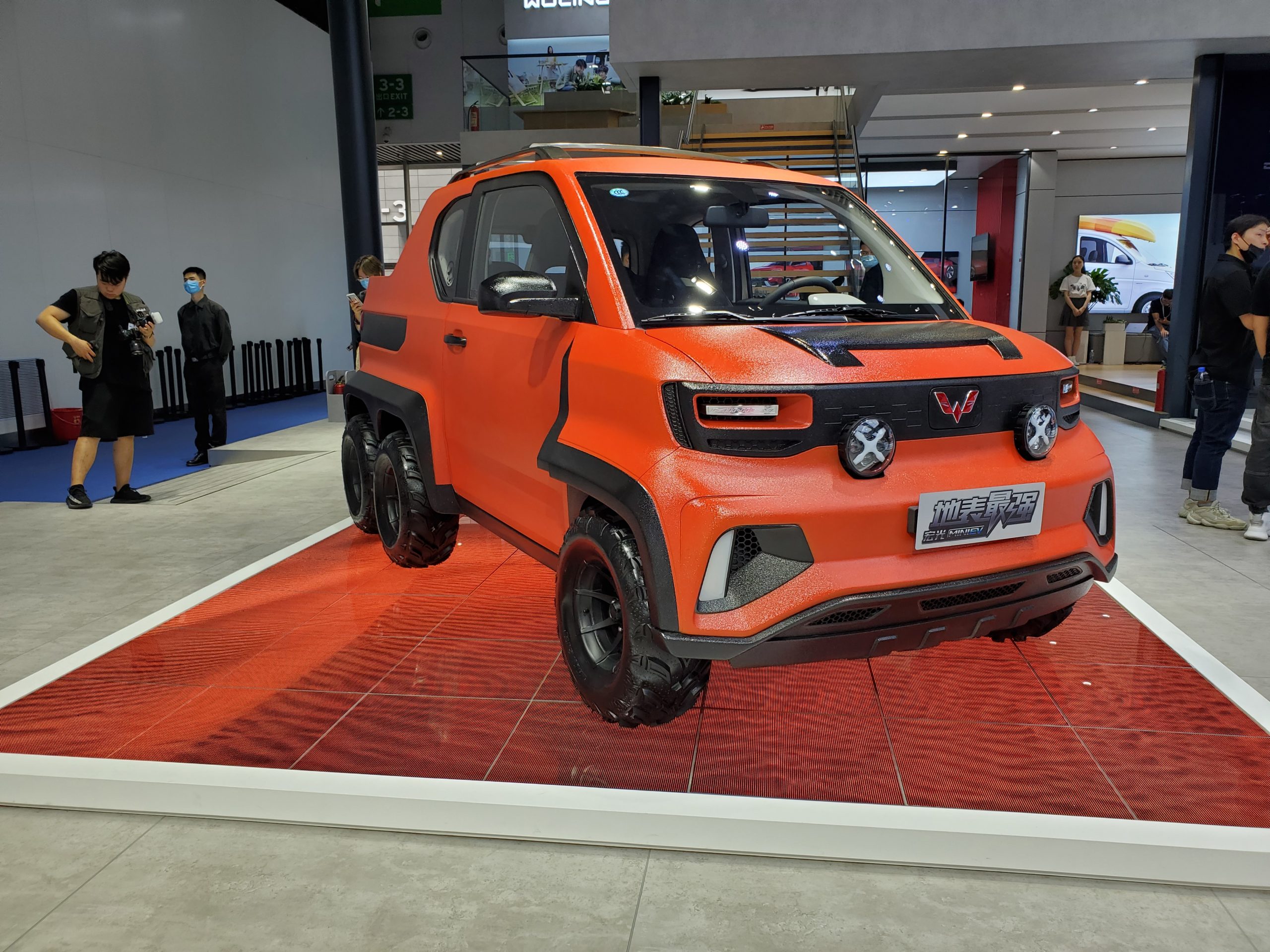 Chengdu Auto Show: Wuling MINI EV 6x6, the strongest version on earth.