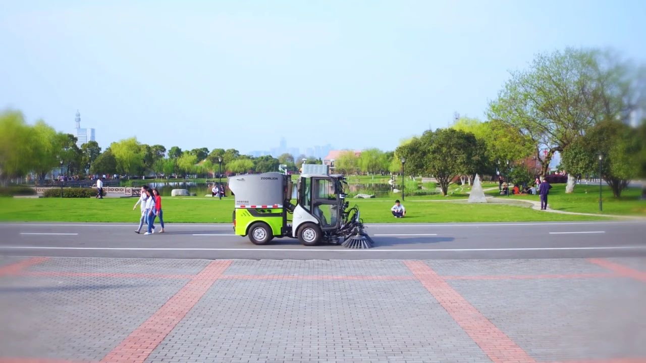 Exclusive Interview | He Tao: The Story Behind the World's First Commercially Deployed Autonomous Sweeping Robot.