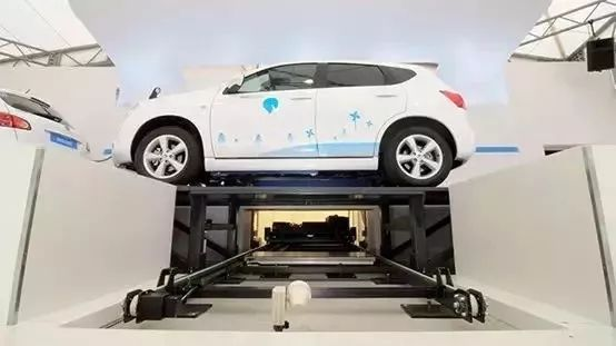 How did Renault Zoe become the European best-selling electric car through battery leasing?