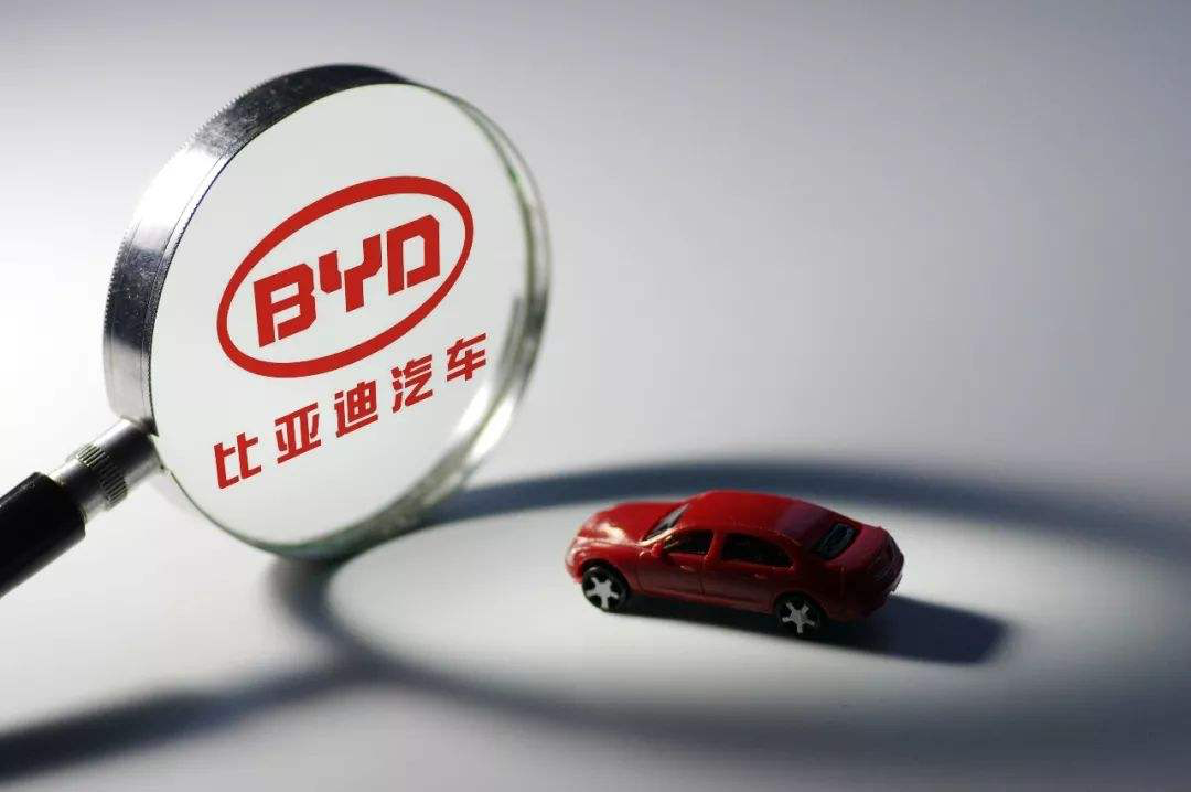 The new energy sector is heating up, and BYD's market value has exceeded 500 billion yuan.