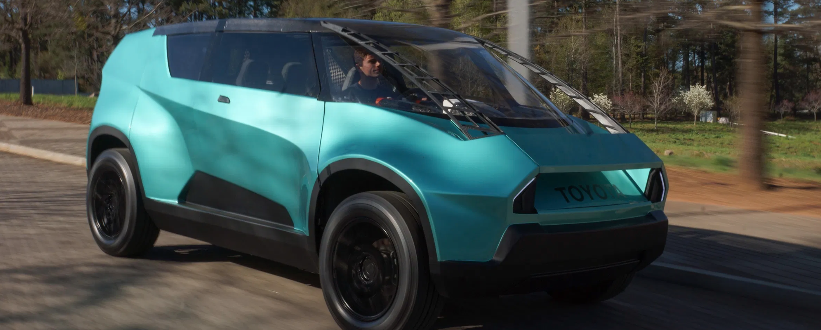Solid-state battery technology is making progress, and Toyota will launch an electric vehicle next year.
