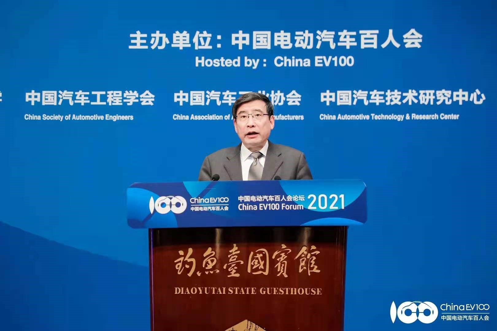 Vice Chairman of the Economic Committee of the National Committee of the Chinese People's Political Consultative Conference Miao Wei: Speed up the transformation of road infrastructure into an intelligent and interactive connectivity system through informationization and digitalization.