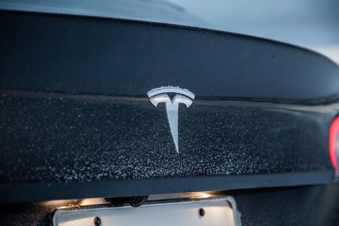 Tesla to conduct a silent recall for air conditioning sensor malfunction.