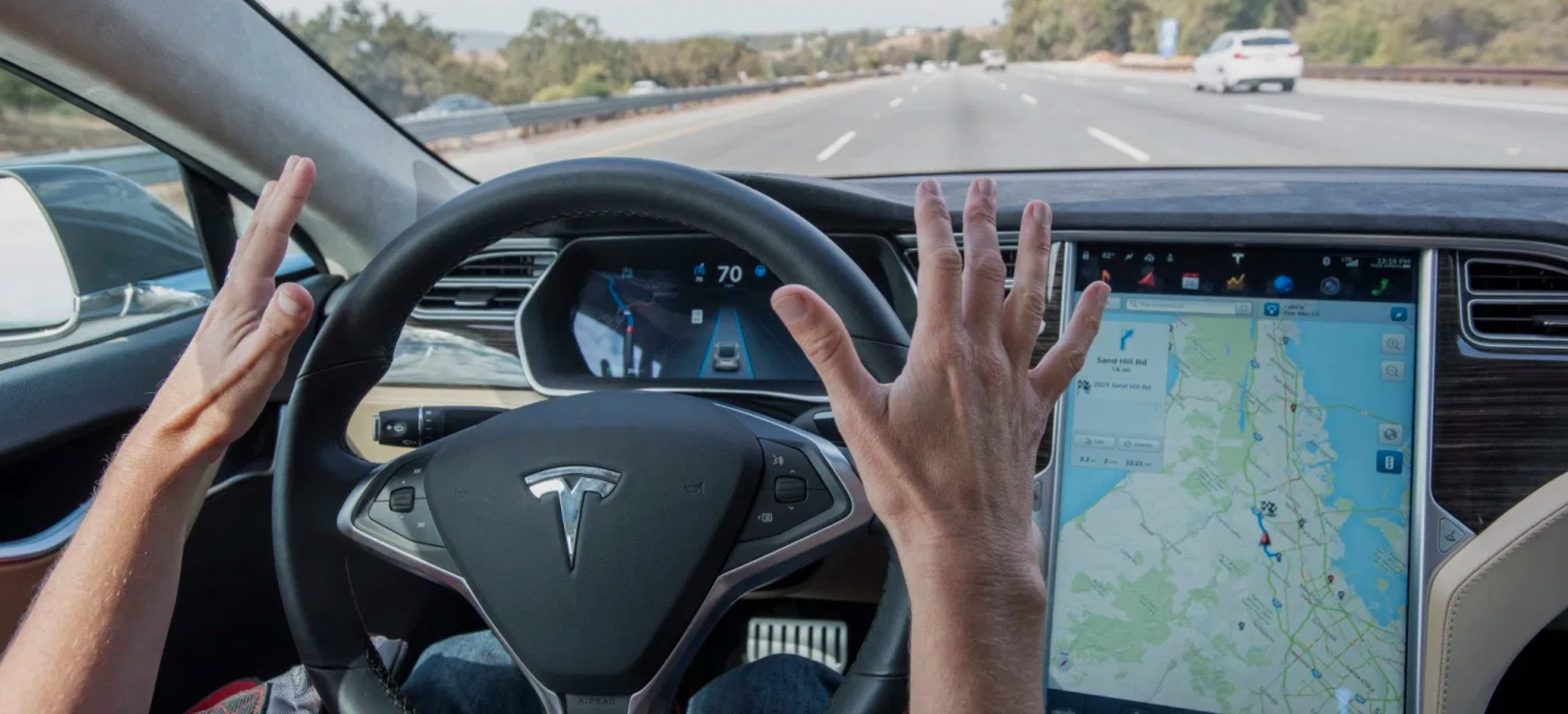 Should Tesla give prompt reminders if it detects a driver's lack of concentration?