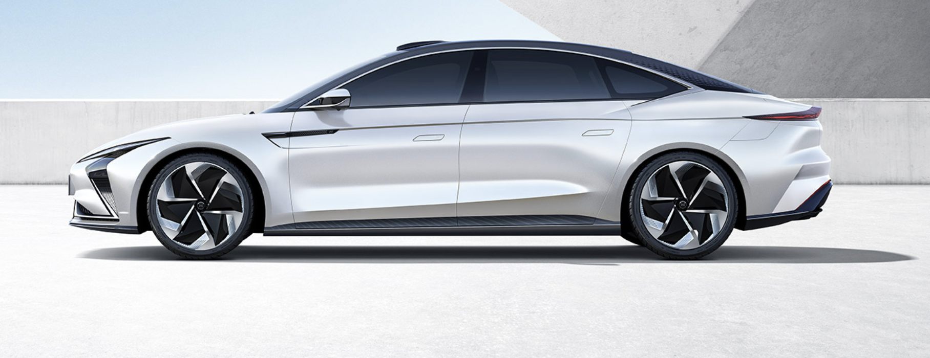 Intelligence Self's first luxury all-electric smart sedan body data released.