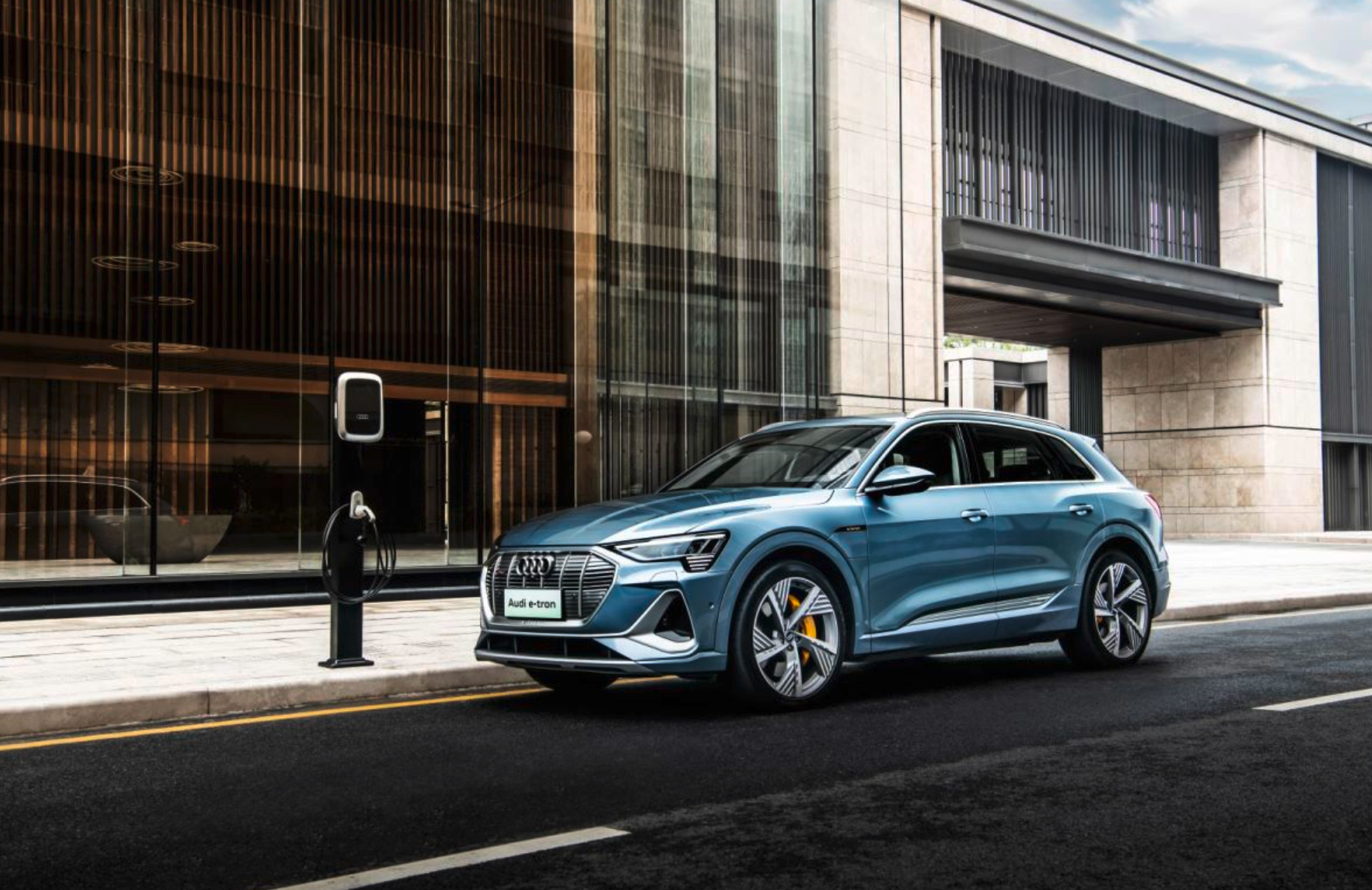 The 2021 Audi e-tron and Audi e-tron Sportback are officially on sale.