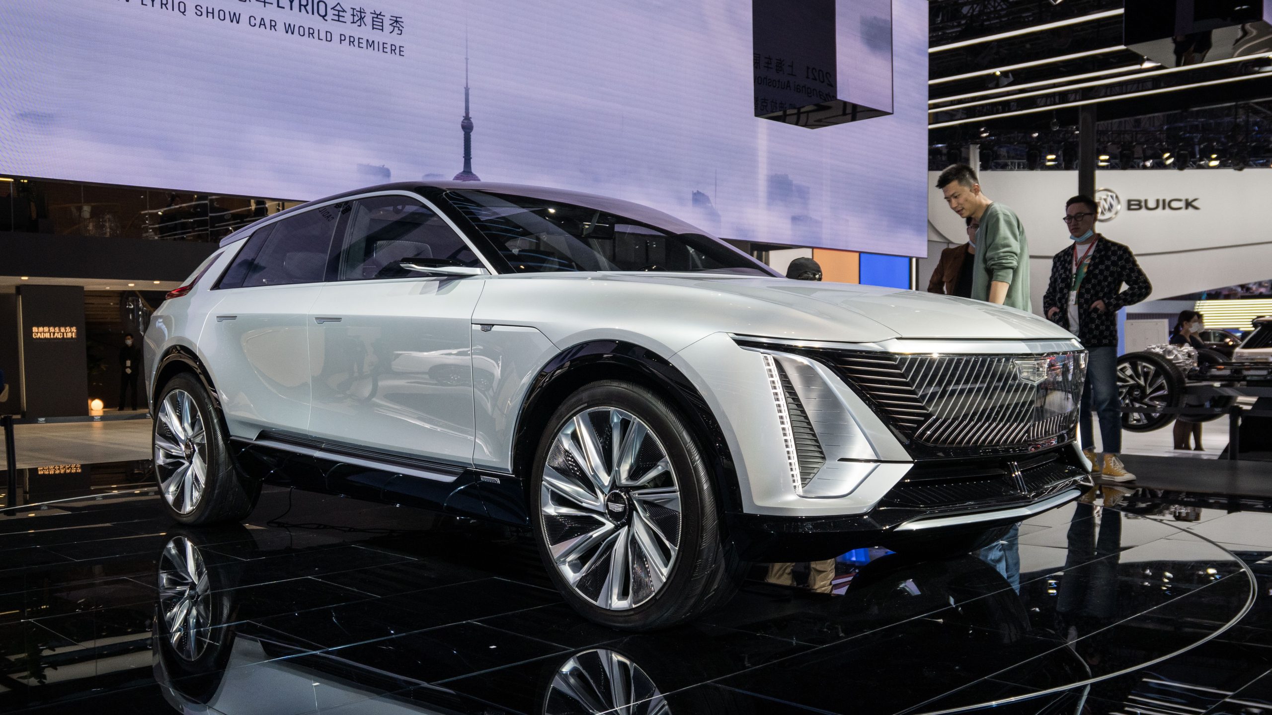 33-inch 9k screen + 100 kWh battery, unveiling the Cadillac Lyriq at the 2021 Shanghai Auto Show.