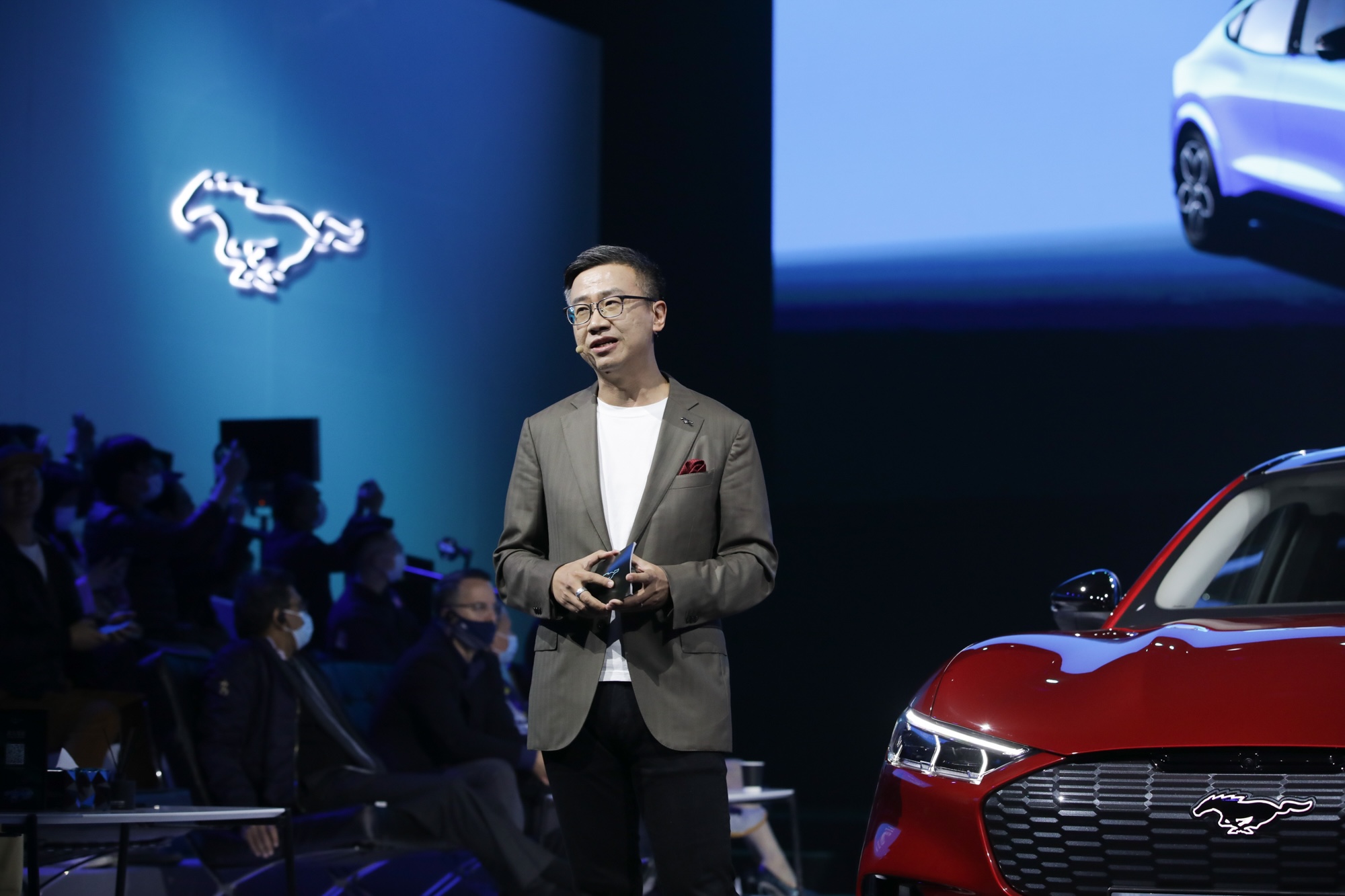 Ford China's ZHU Jiang to join EV startup.