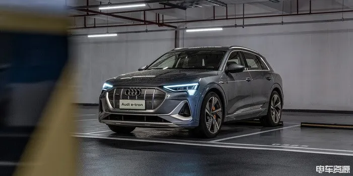 Audi e-tron: A comprehensive luxury experience in the era of electric vehicles.