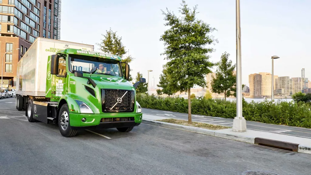 Volvo delivered its first batch of VNR electric trucks in the United States.