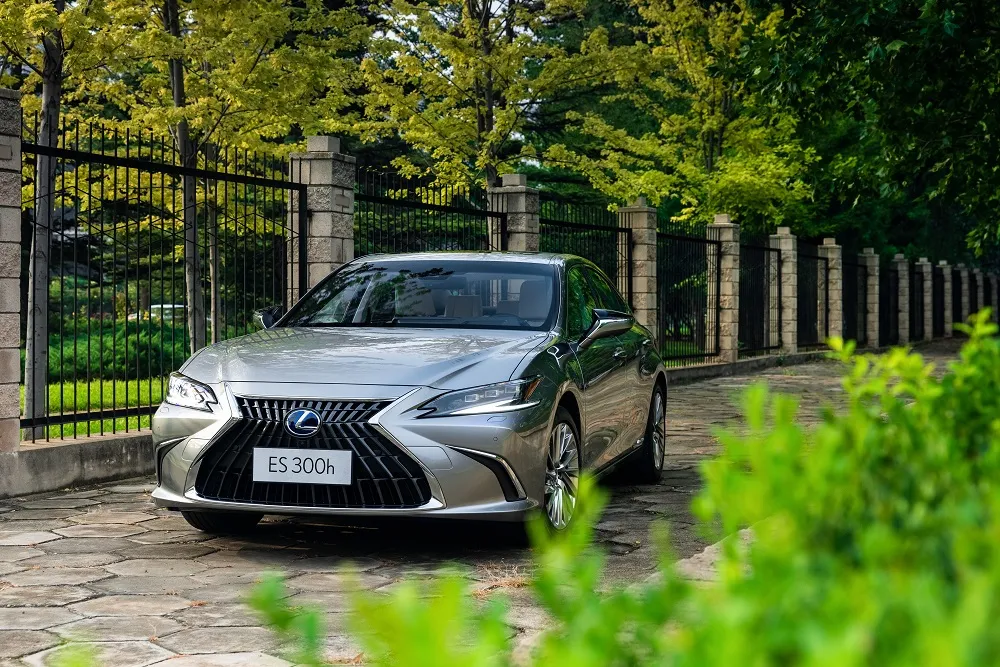 Lexus ES launches: How did the "god car" in the eyes of users come into being?