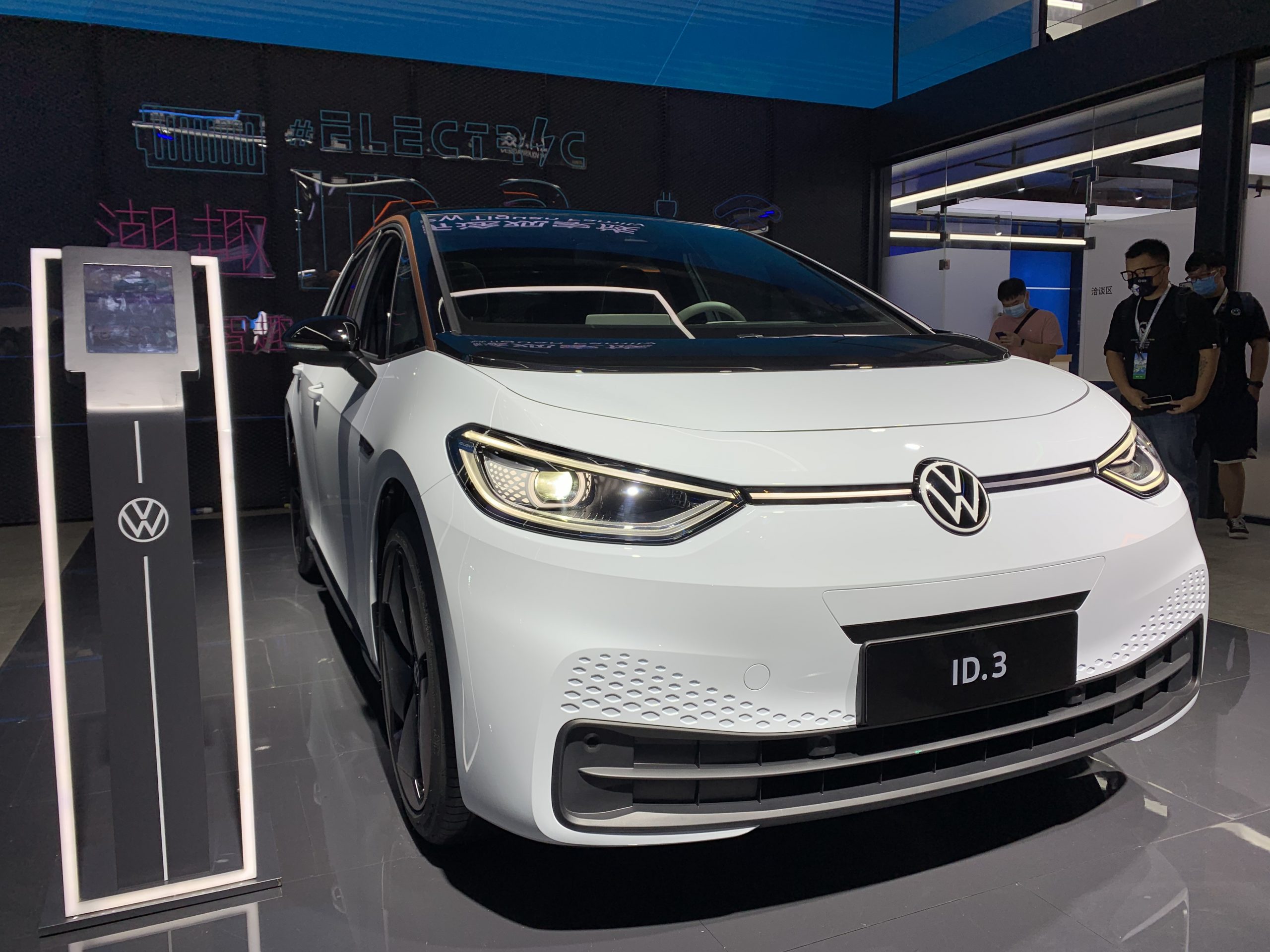 Chengdu Auto Show: SAIC Volkswagen unveils its brand new electric vehicle ID.3 and starts pre-orders!