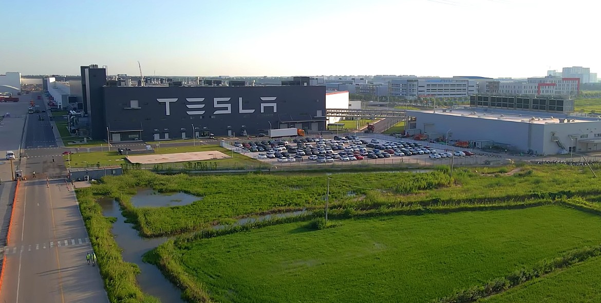 Tesla pays back $1.4 billion of loan to Chinese government 3.5 years ahead of schedule.