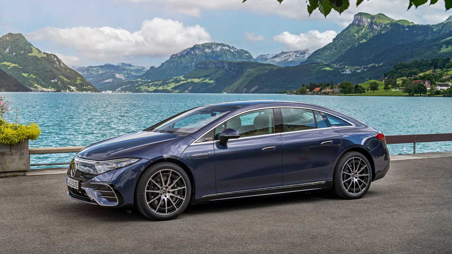 Mercedes-Benz EQS EPA range exposure reaches 563 kilometers.