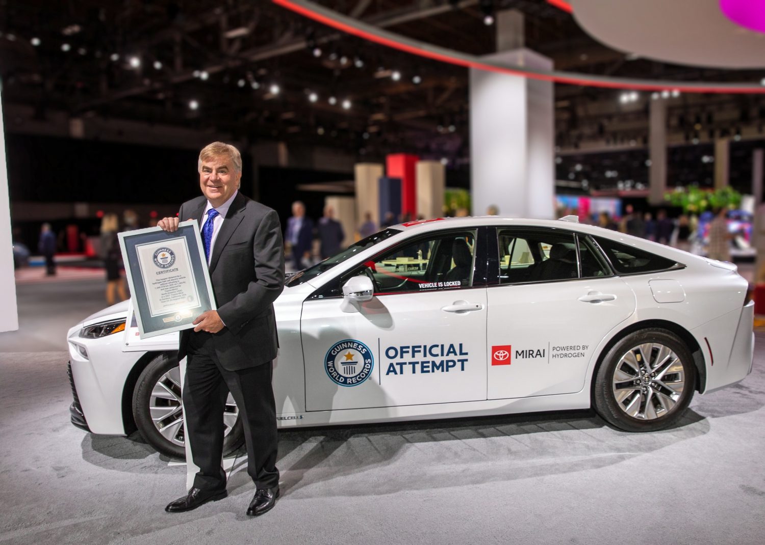 Non-stop driving for 845 miles, the Toyota Mirai sets the Guinness World Record for hydrogen fuel cell vehicle range!