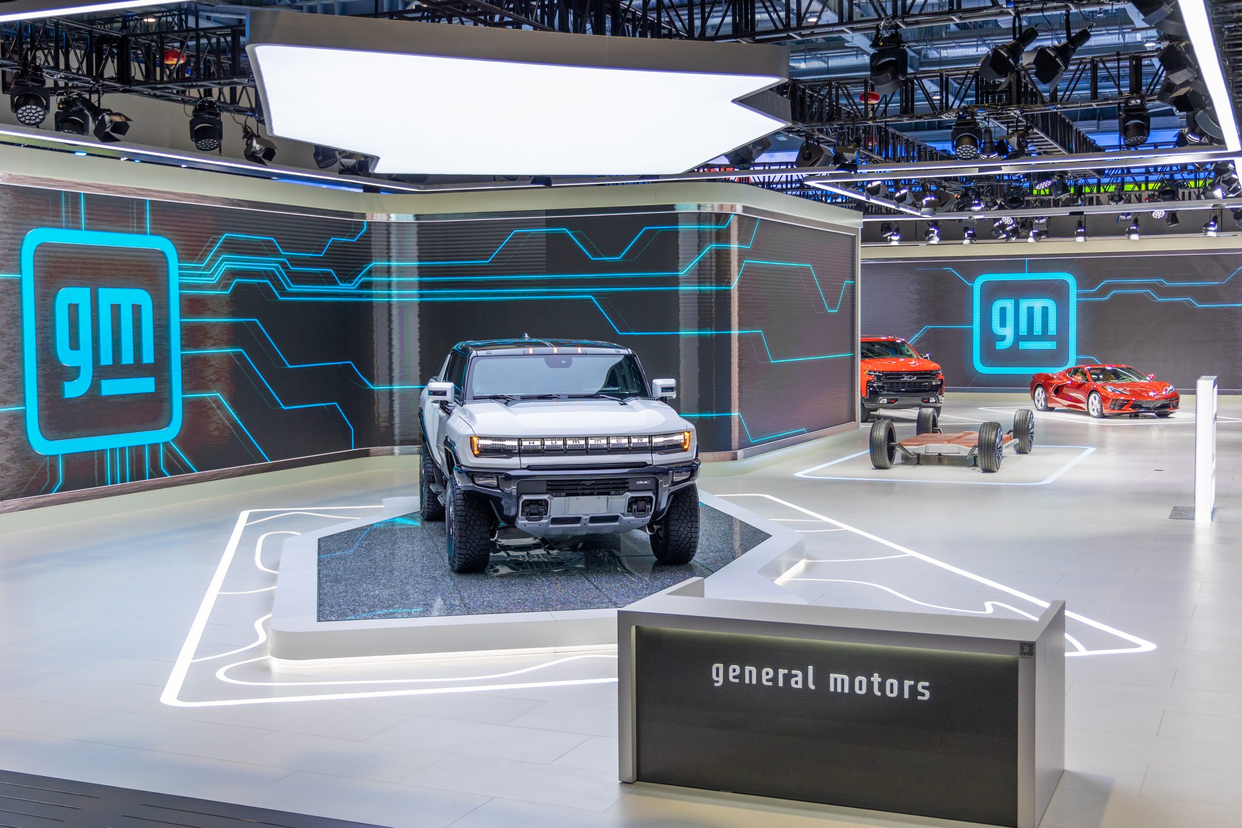 Hummer electric pickup truck makes its debut at CIIE, preparations for General Motors' import business commence.