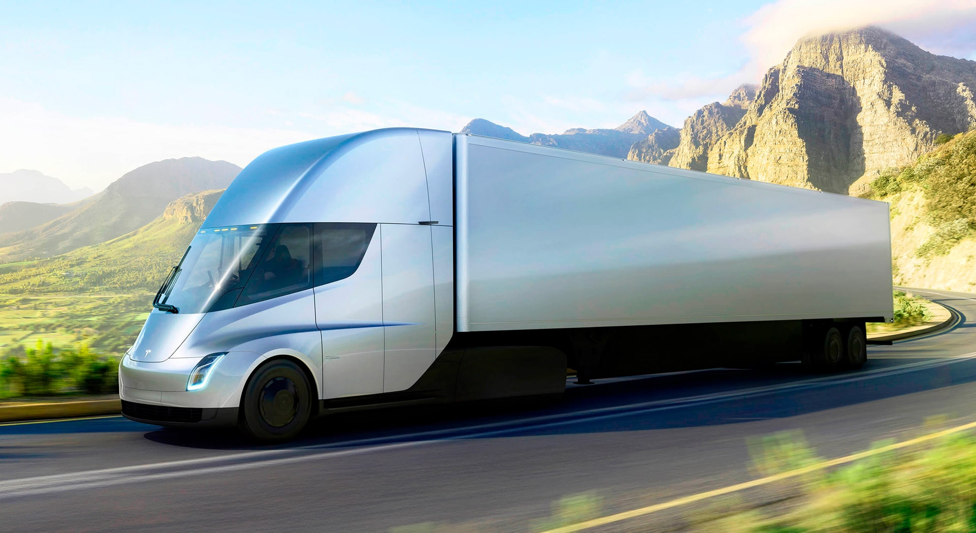 Tesla Semi spotted using Megacharger for the first time.