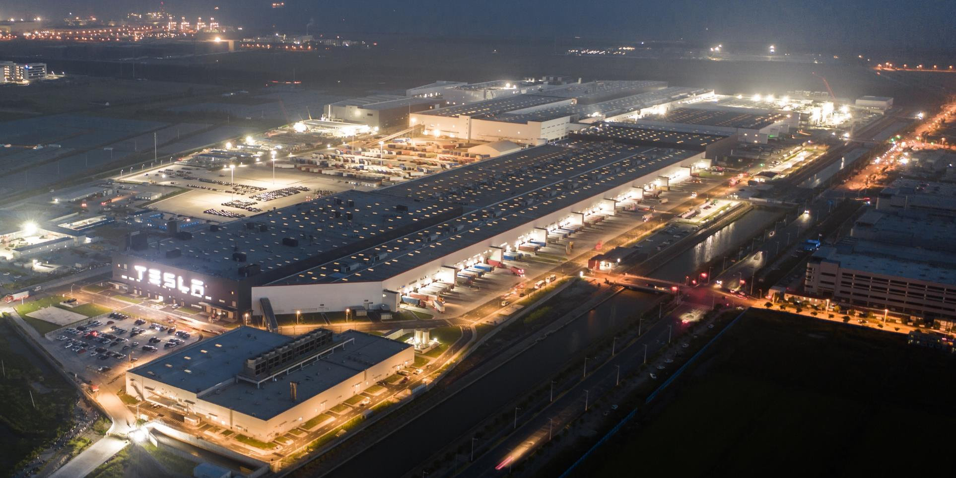 Investing 1.2 billion and taking 5 months, Tesla's Shanghai factory expands production again.