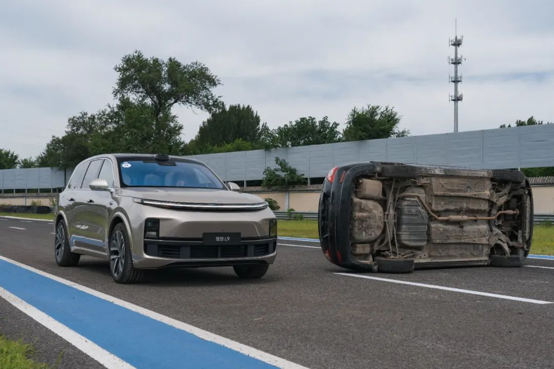 What's the best SUV for household use under 5 million RMB, that's not afraid of speed bumps and can handle crossing axes?