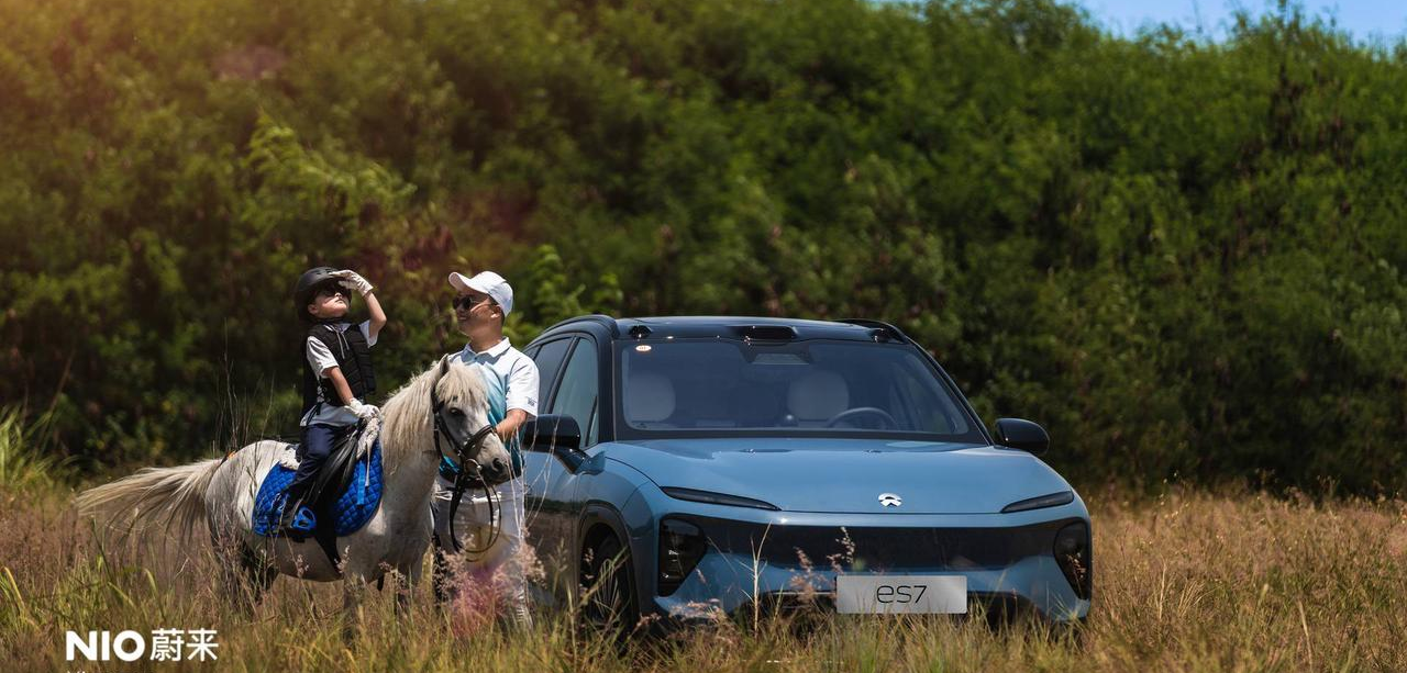 Conquering mountain roads and off-road driving with added safety from Innovusion's LiDAR technology, NIO ES7 begins deliveries.