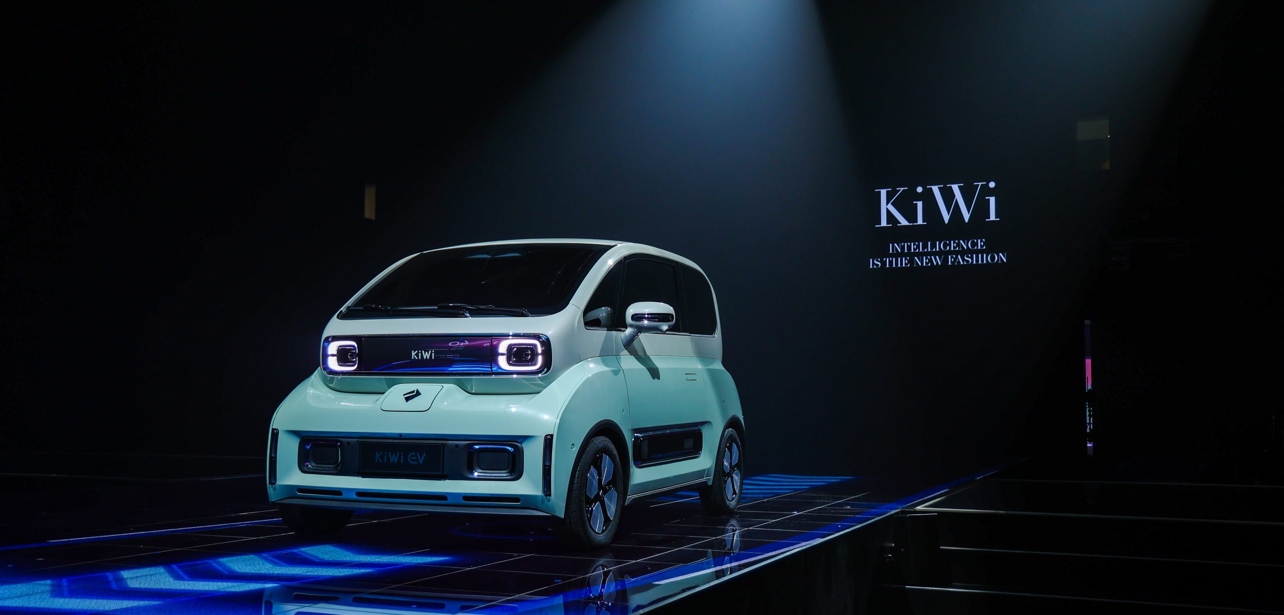 The all-new KiWi EV equipped with DJI's Lingxi intelligent driving system is officially on sale, with a price range of 87,800 to 102,800 yuan.