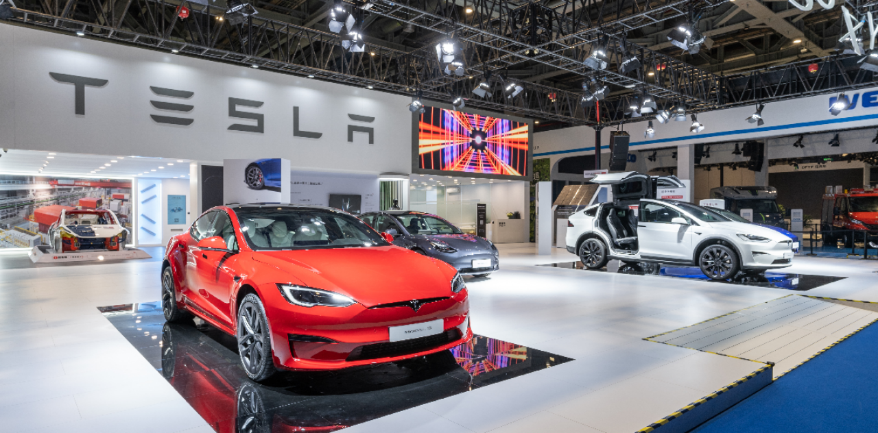 Tesla's monthly deliveries have exceeded 100,000 vehicles, setting a new record for luxury brands in the Chinese market.