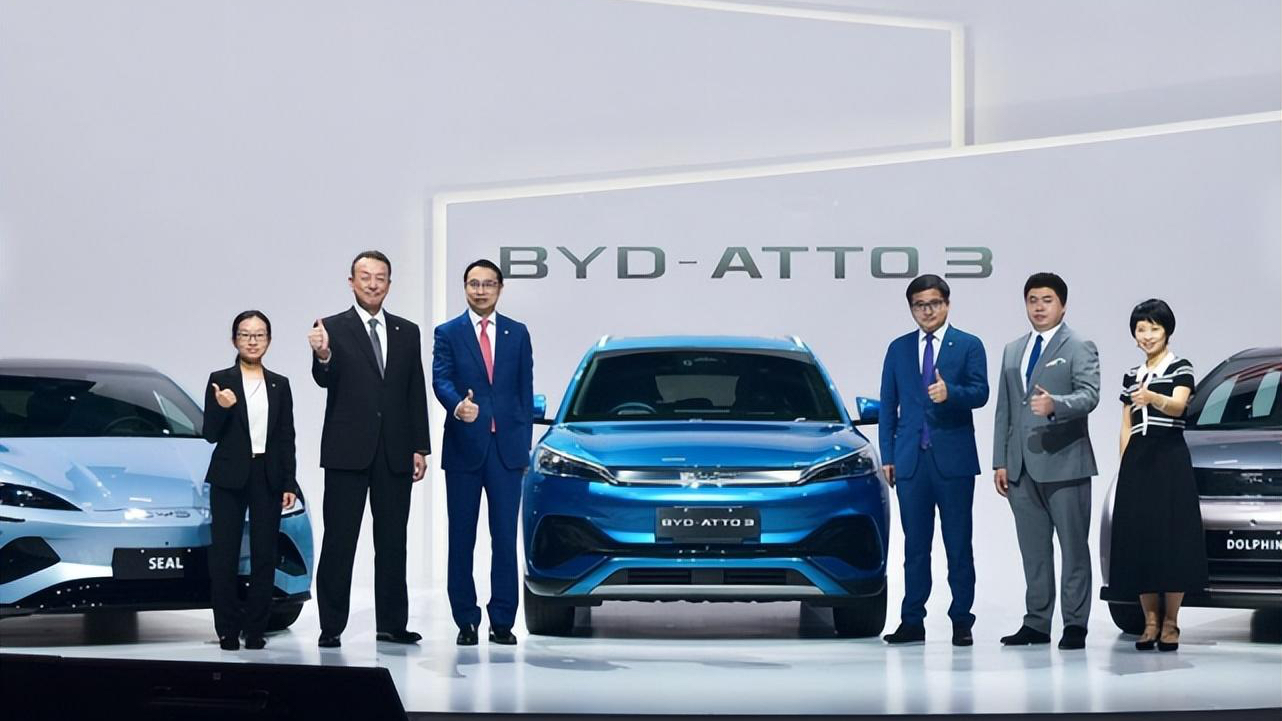 BYD announced its sales figures for December, with a total of over 200,000 vehicles sold.