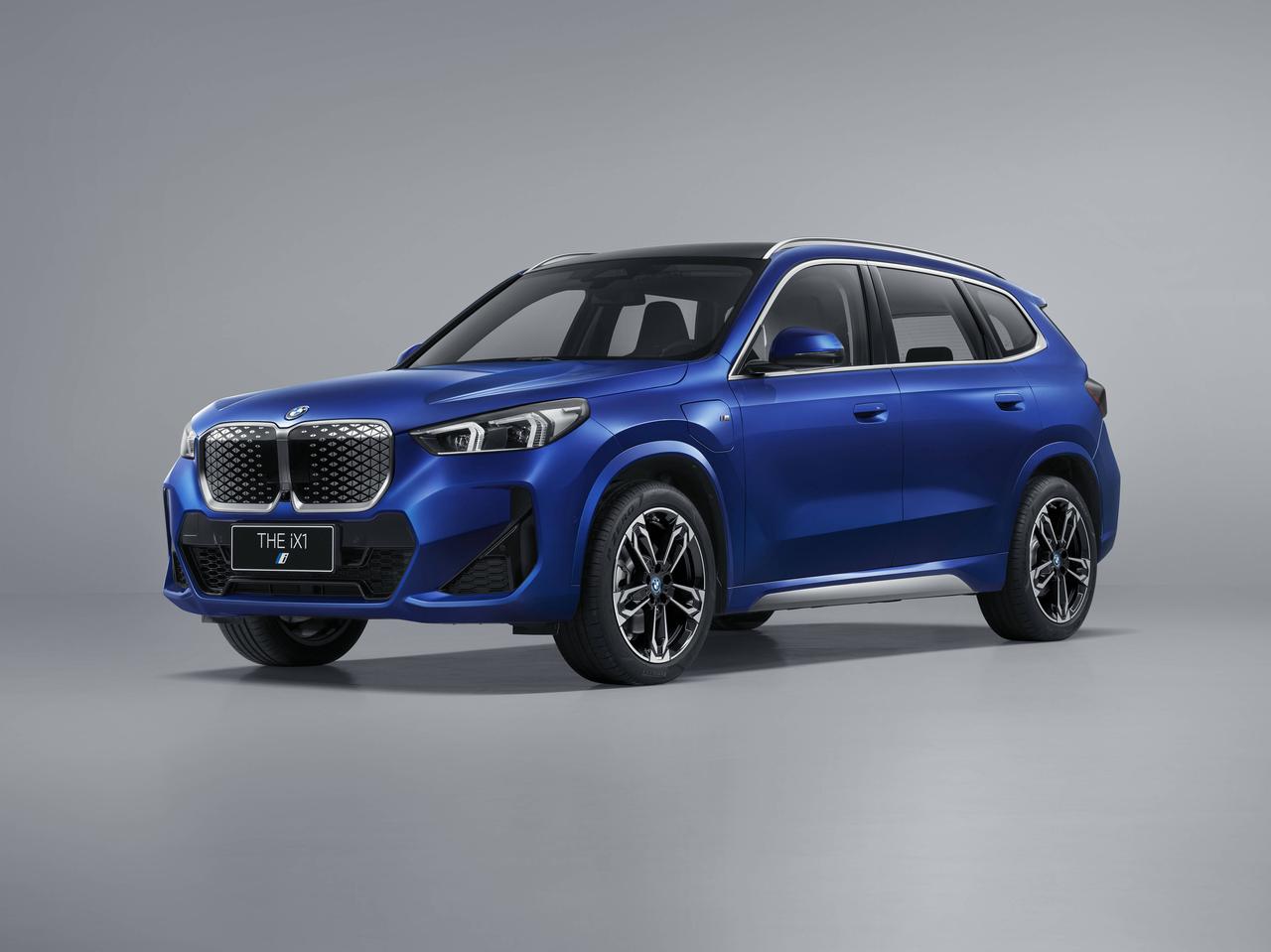 BMW iX1 Unveiled at Shanghai Auto Show with New Generation Operating System and Dual-Motor Four-Wheel Drive System