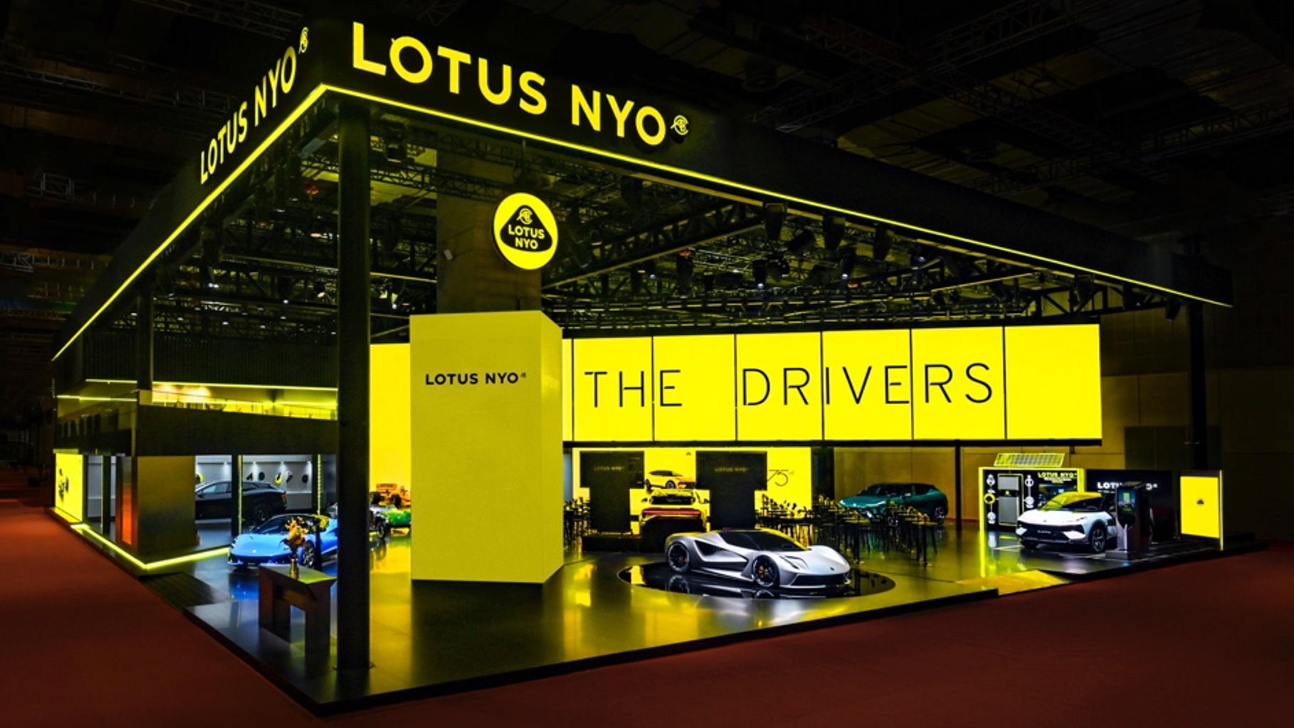 Lotus Introduces World's First Mass-Produced Flash Charging Robot at 2023 Shanghai Auto Show