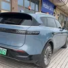 波比在石林开欧宝