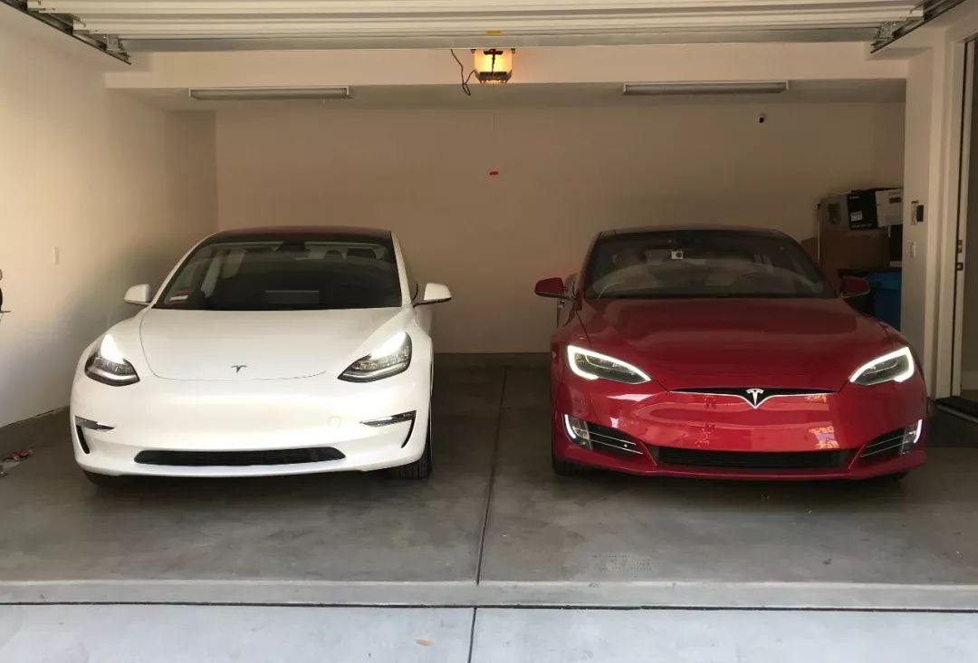 ▲ Ryan's Model S and Model 3